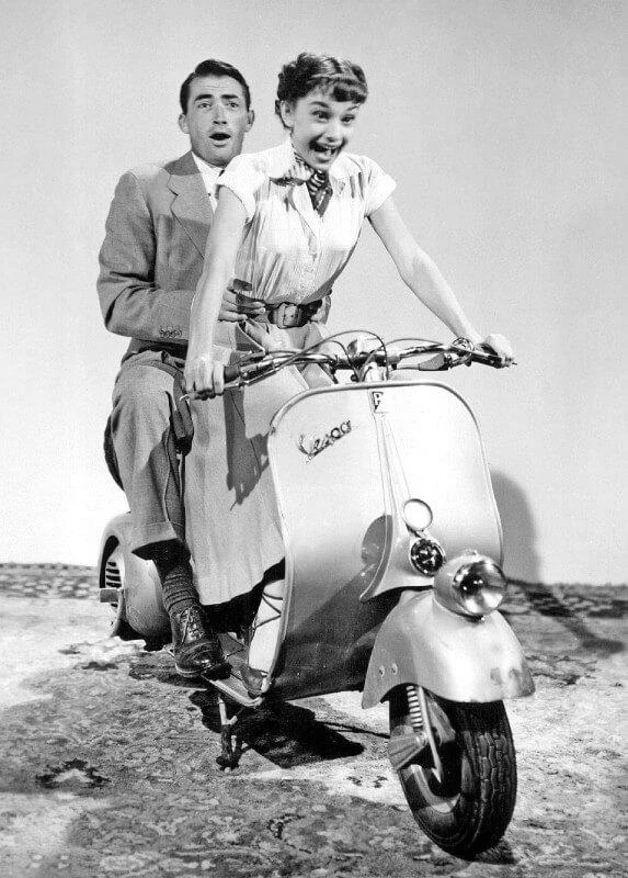 Classic_Movie_Still_-_Roman_Holiday_-_Audrey_Hepburn_and_Gregory_Peck_-_Tallenge_Hollywood_Poster_Collection_6eef532b-0f45-4df9-a032-845f9da7ccca